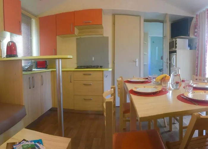 Mobilhome Climatise 3ch 6p Dans Parc Des 7 Fonts *